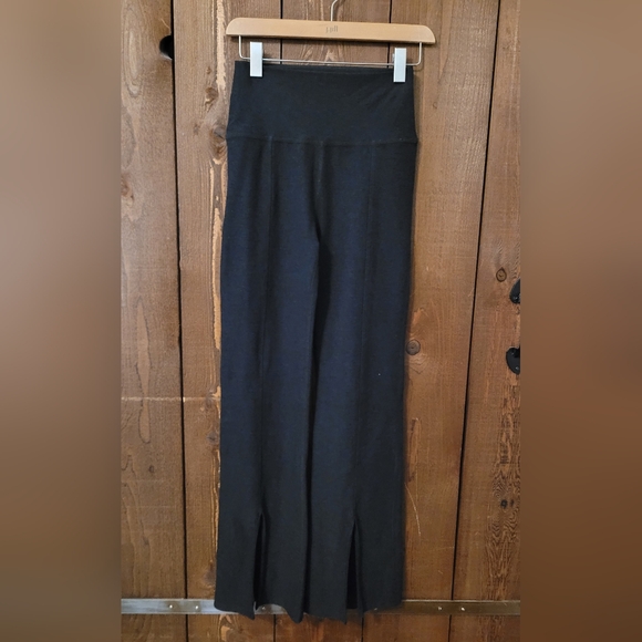 Beyond Yoga Spacedye Make the Cut Split Ankle Pants - Picture 2 of 5